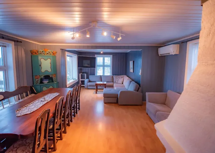 Holiday home Sentralen *